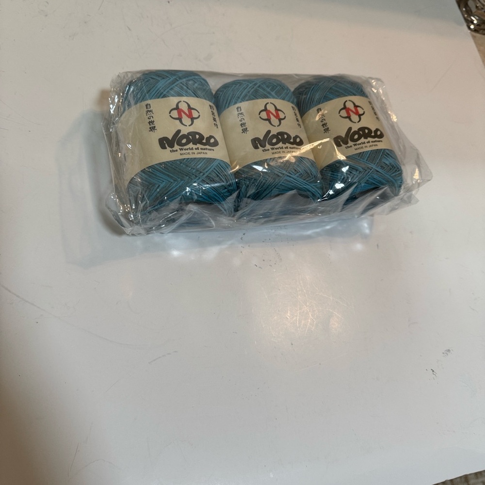 Noro Teal Yarn Collection

Linen blend - Picture 9 of 9